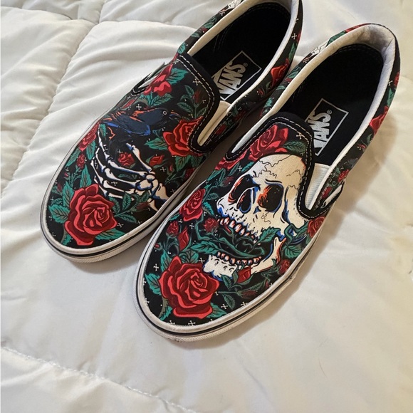 Vans Skull and Rose Slip-On Sneakers - Picture 3 of 4